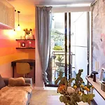 Elegant Studio By The Sea