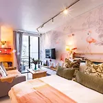 Elegant Studio By The Sea