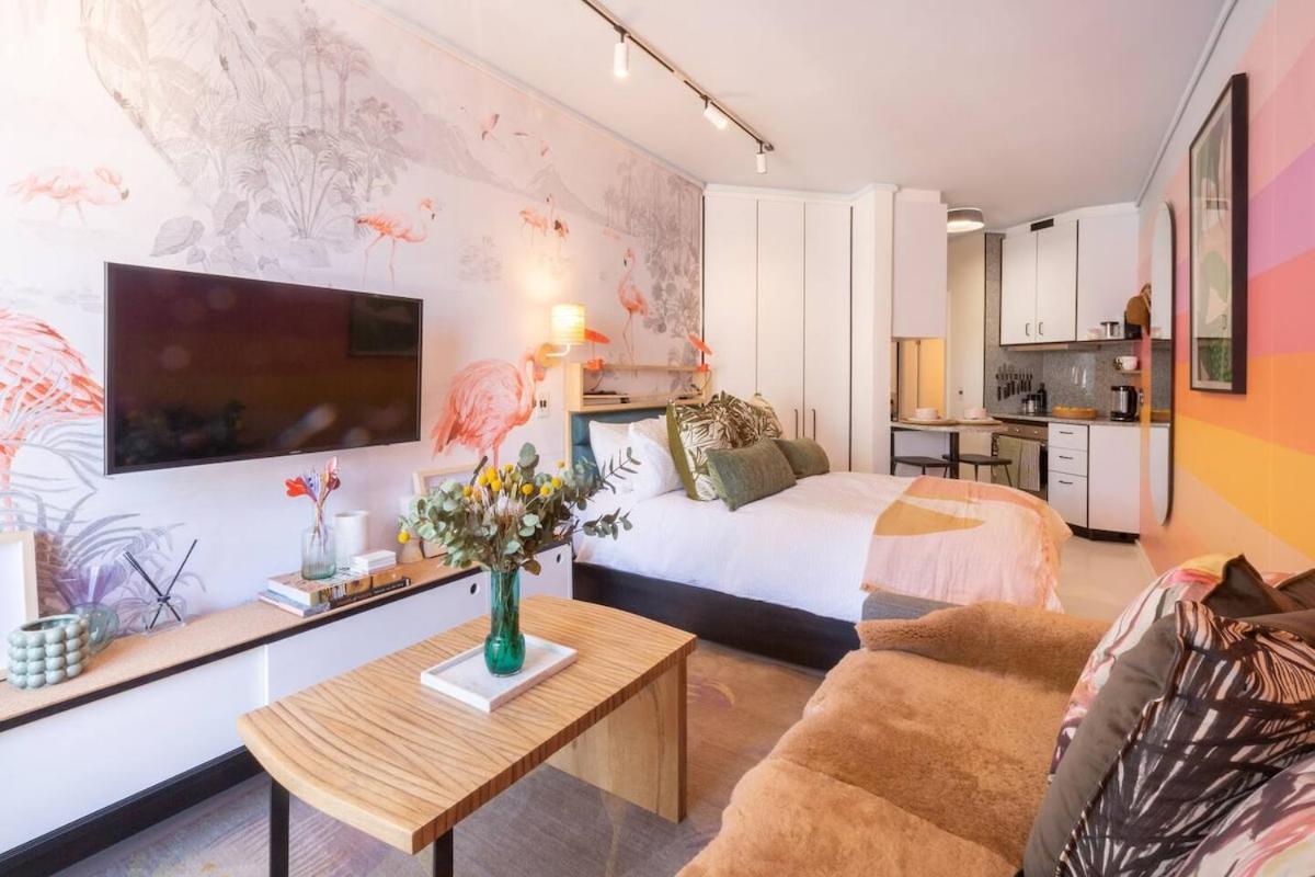 Elegant By The Sea Apartment *